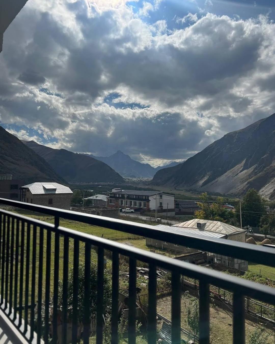 Kazbegi 4U Hotel Exterior photo